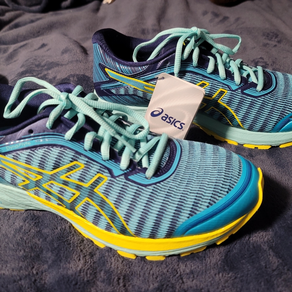 Women's 9.5 Asics AHRA+